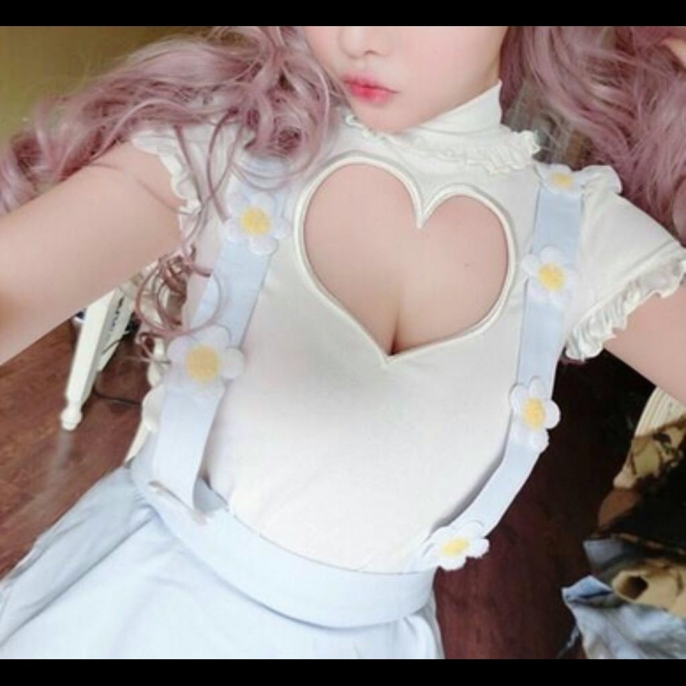 Kawaii heart keyhole ruffle trim top